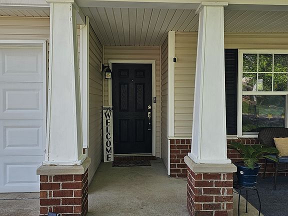 3rd image of 2861 Park Knoll Dr