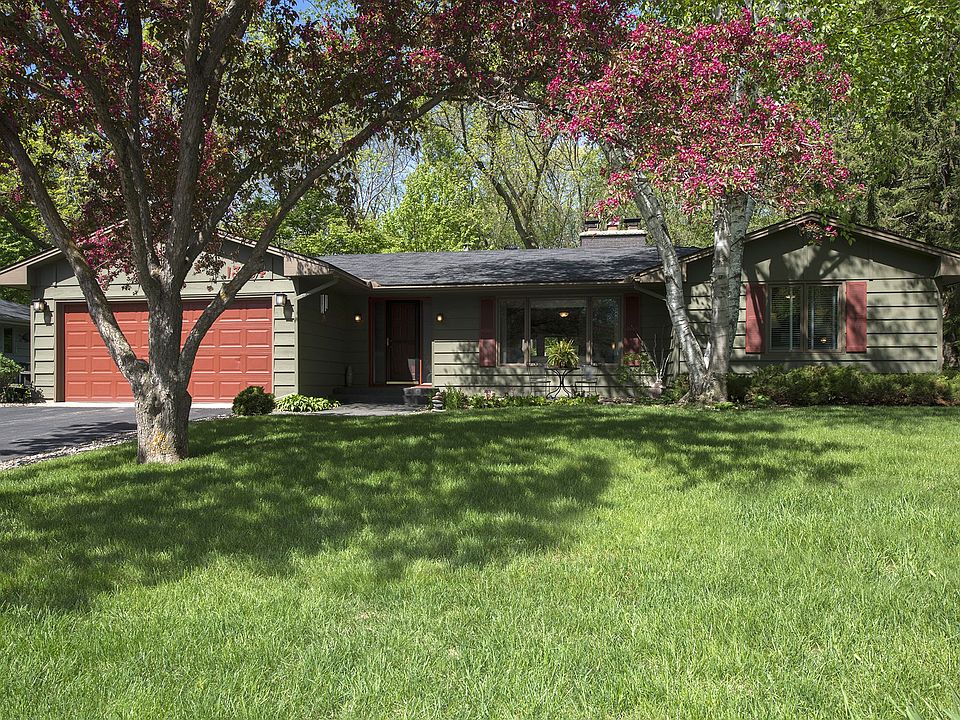 1st image of 13104 Walnut Dr