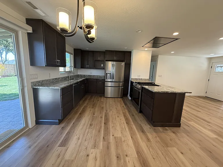 2853 Tahitian Ave — Photo 7