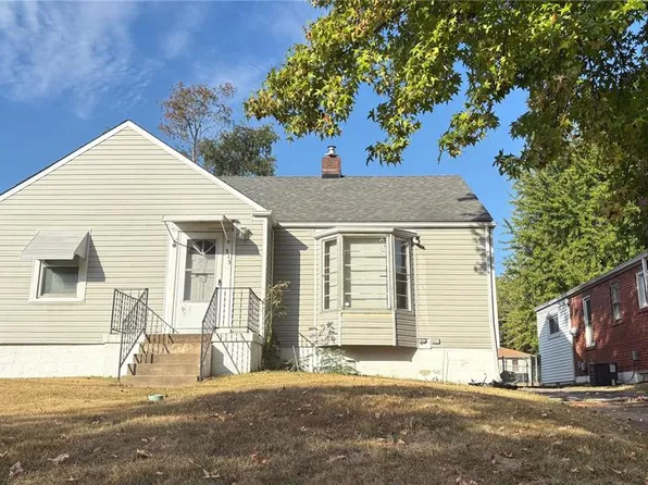 315 Coppinger Dr, Saint Louis, MO 63135
