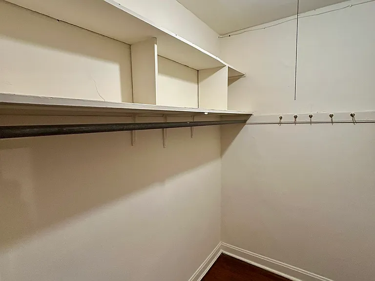 520 W Belden Ave — Photo 27