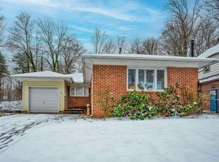 14 Oakwood Rd, Huntington, NY 11743