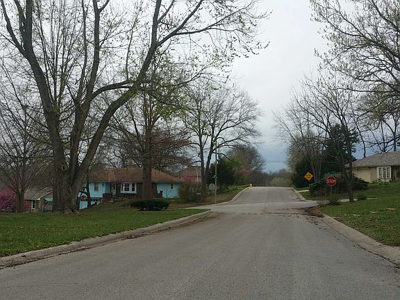 5th image of 6828 Englewood Ave