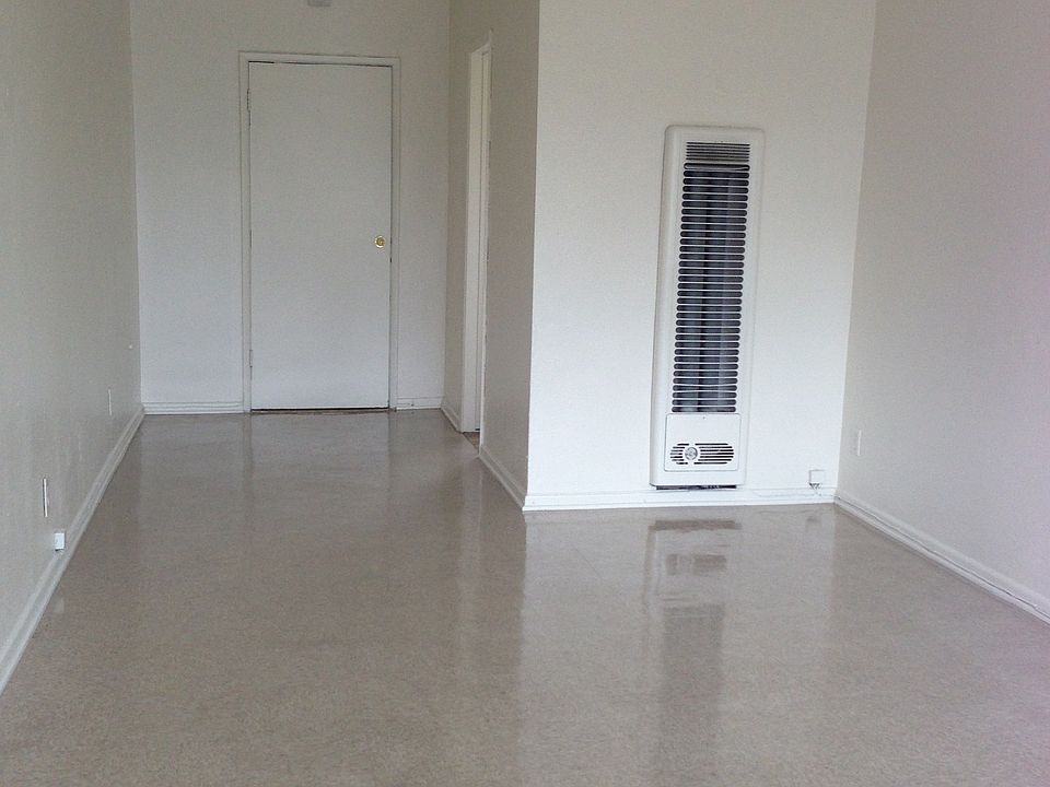 2nd image of 4241 Redondo Beach Blvd