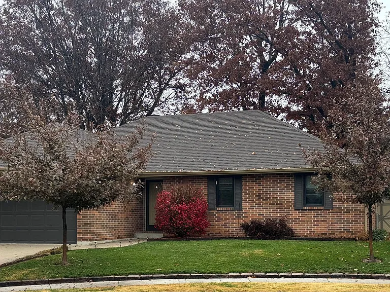 2765 E Verona St — Photo 1