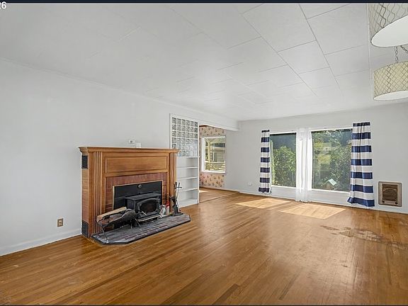 4th image of 2716 SW Hume St