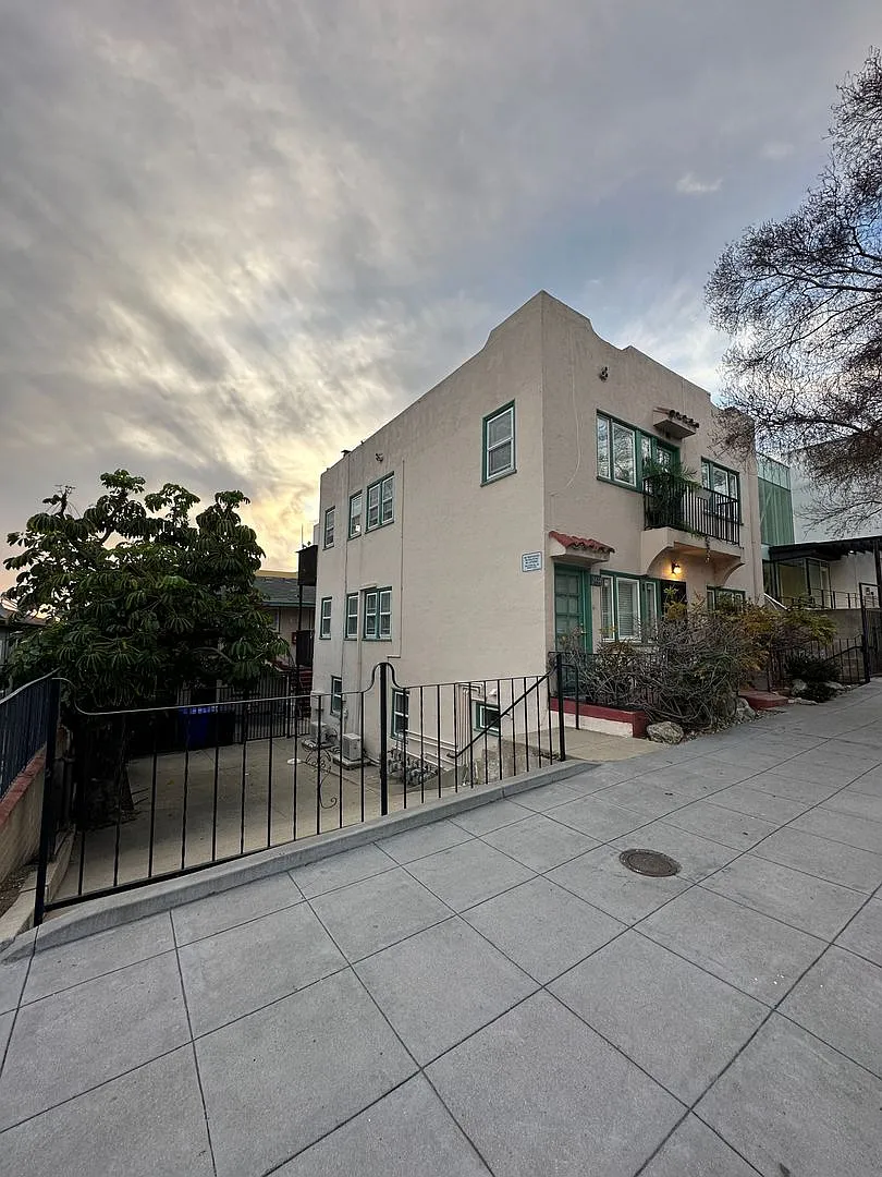 Move-In Special! Charming 2br Near Little Italy With Private Balcony Available Now! — Photo 2