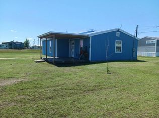 70 Sardine St, Palacios, TX 77465