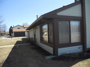 5619 Santa Barbara Dr, Hanover Park, IL 60133