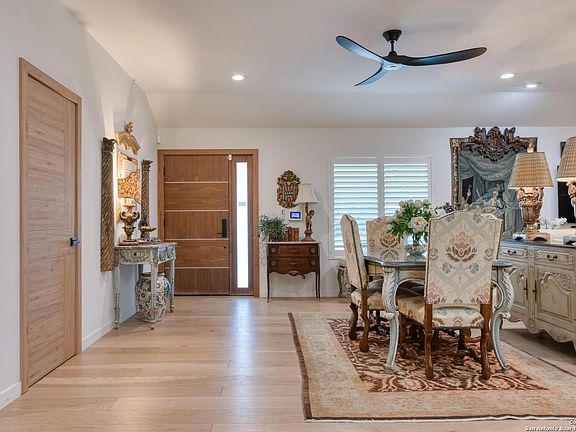 5th image of 531 Brightwood Pl