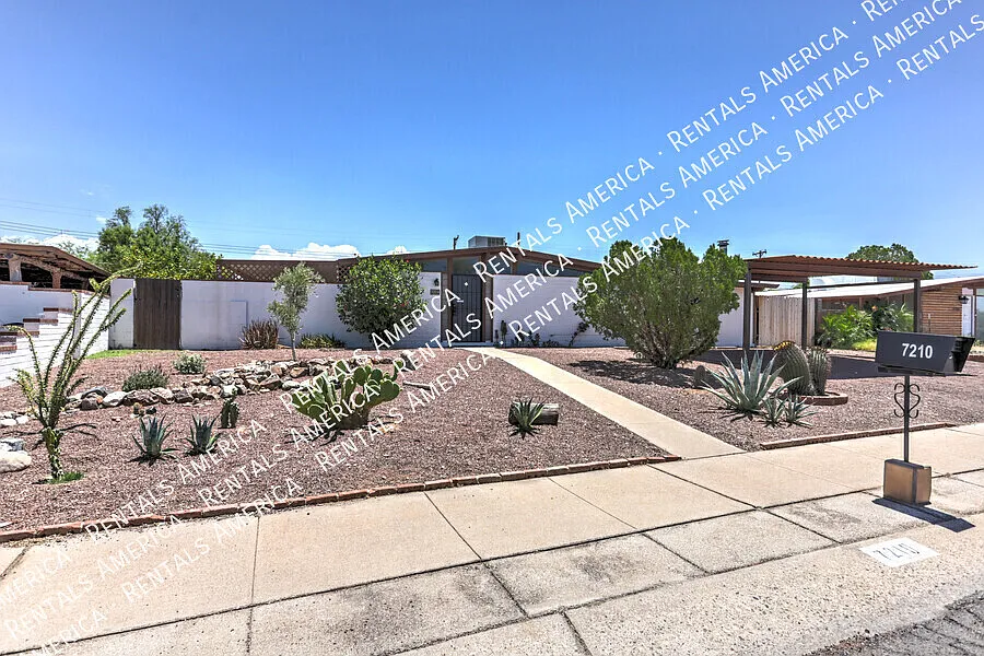 7210 E Elbow Bay Dr