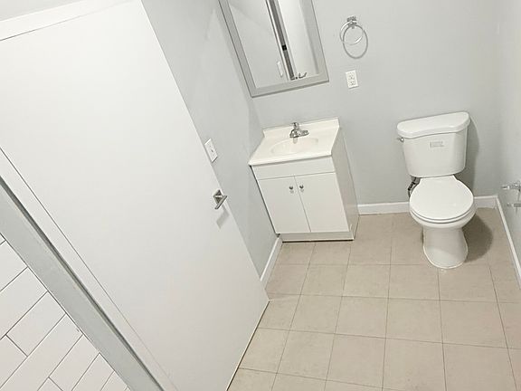 5th image of 146 Hamilton Ave #51