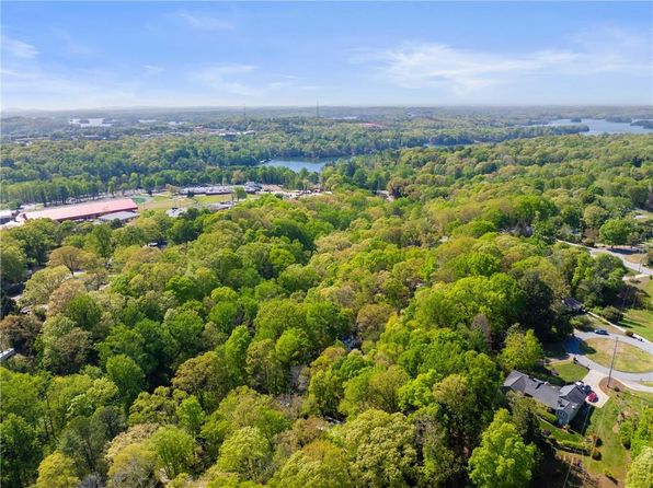 652 Wilshire Pl, Gainesville, GA 30501