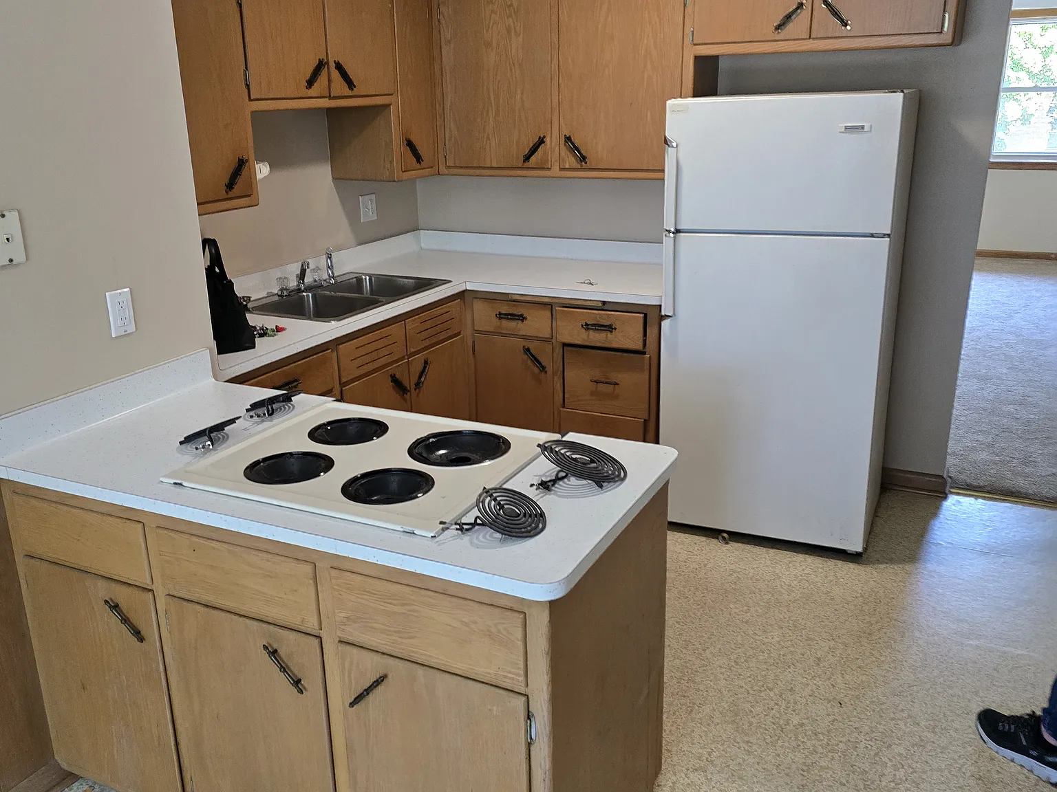 2 bed, 1100 sqft, $1,350 — Photo 2