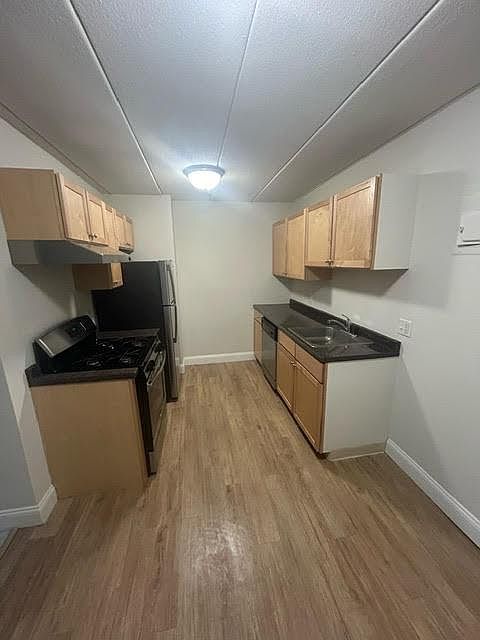 1st image of 24 Highland Pl #2