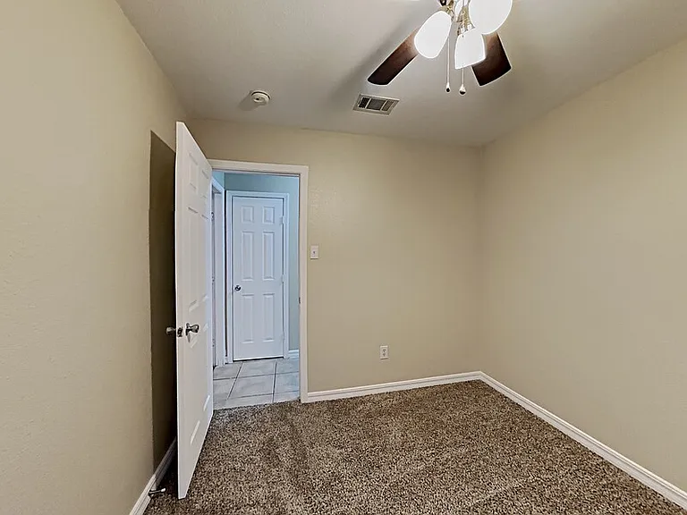 3320 Stanley Ave — Photo 10