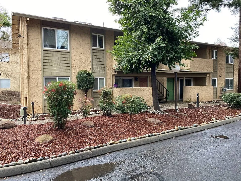 630 W 2nd Ave #13