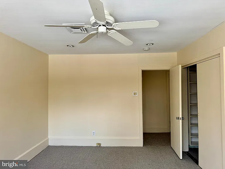 8233 Fairview Rd — Photo 14