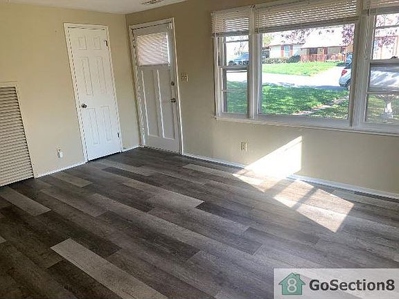 2nd image of 1022 S 50th Dr