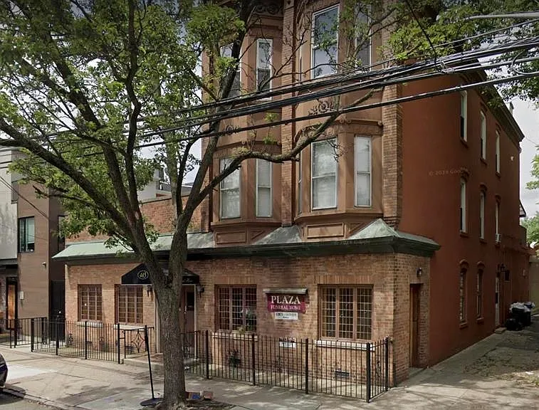 445 Monmouth St #2 — Photo 10