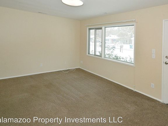 3rd image of 1233 Barclay Dr