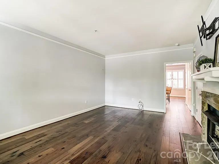 400 Clarice Ave #135 — Photo 9