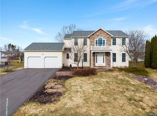 8735 Alizarin Ave, Cicero, NY 13039