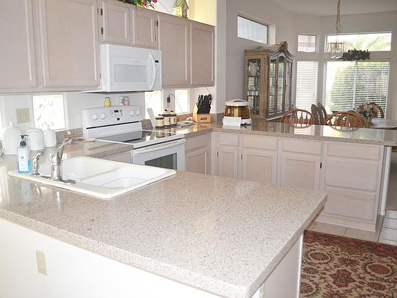 3rd image of 14034 W Territorial Ln