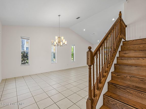 5th image of 805 W Central Blvd