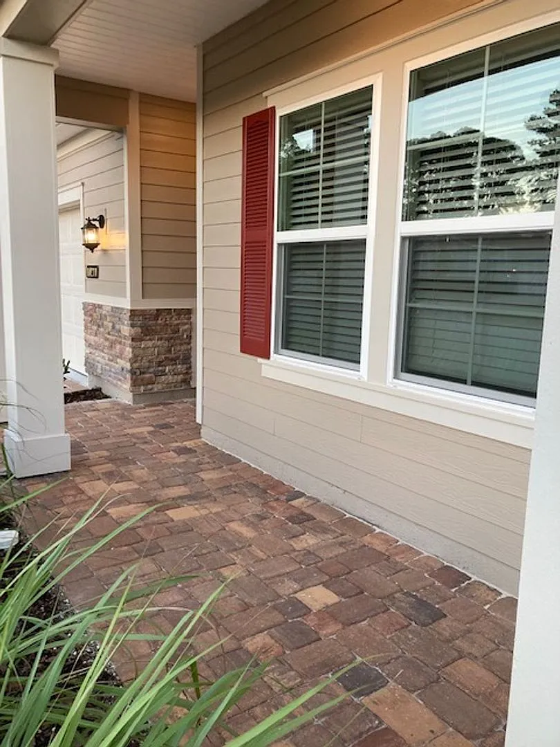 Comfortable 3 Bedroom Home With Great Outdoor Space — Photo 3
