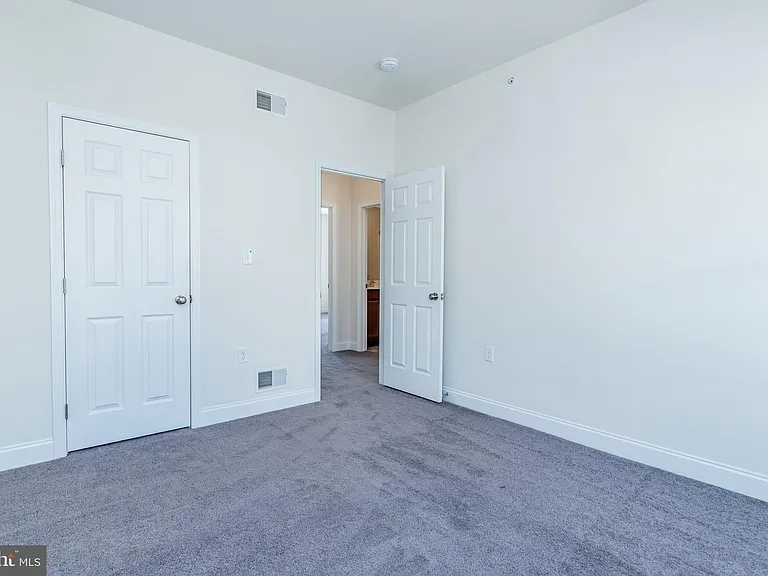 1338 Saxton Way — Photo 14