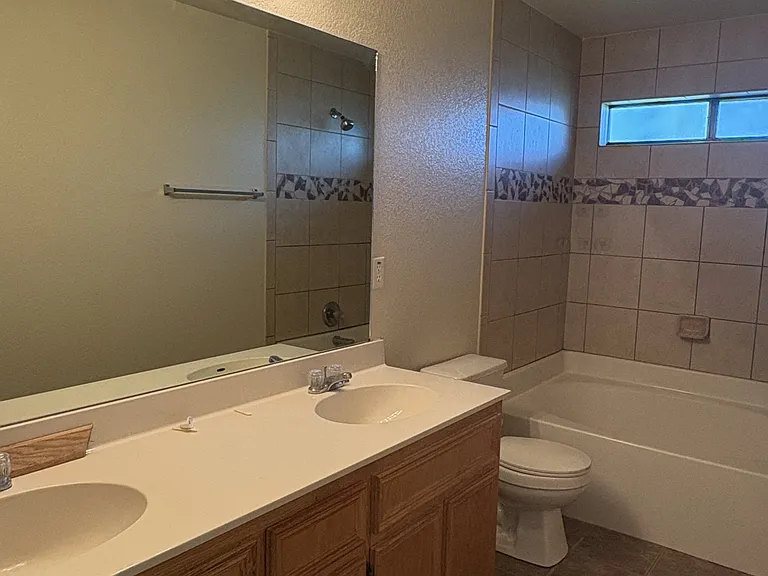1207 Cinch Dr #B — Photo 9
