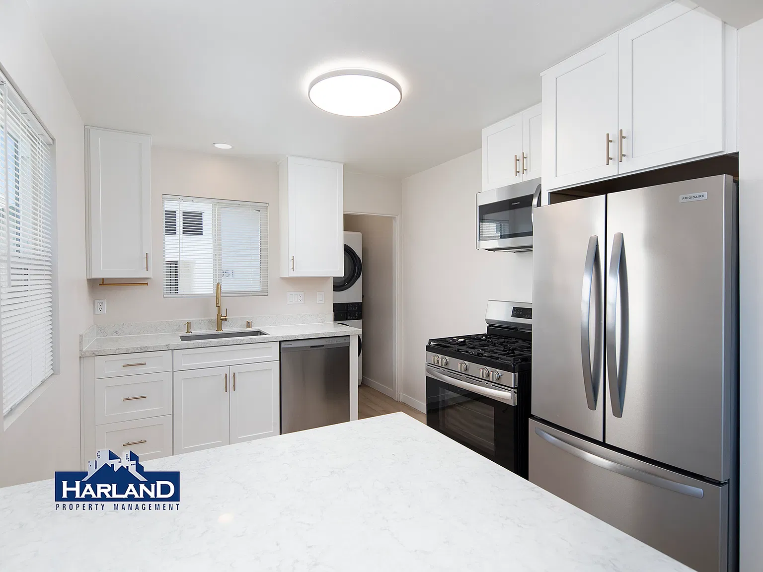 3845-3851 Menlo Ave — Photo 1
