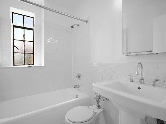 5th image of 433 W 21st St APT 8D