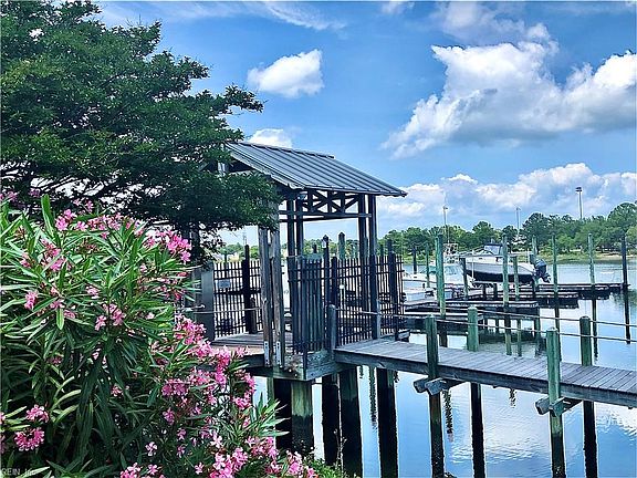 Spectacular Boat slip with lift (2 new motors) - conveys with condo!