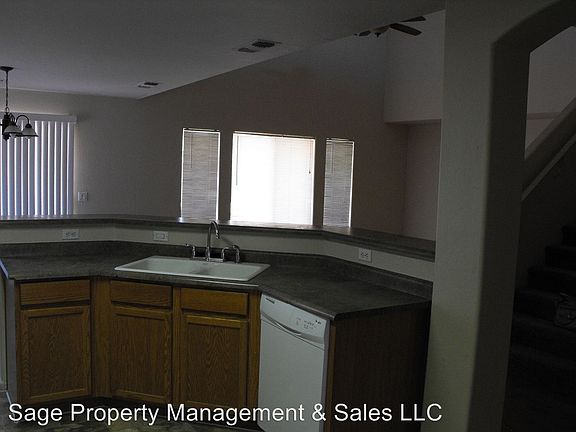 3rd image of 1723 E Pollino St