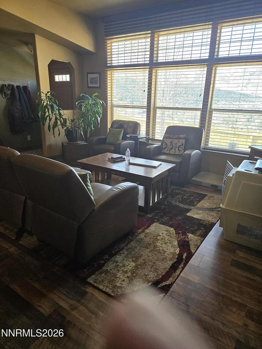 1525 Flint Rd photo 1