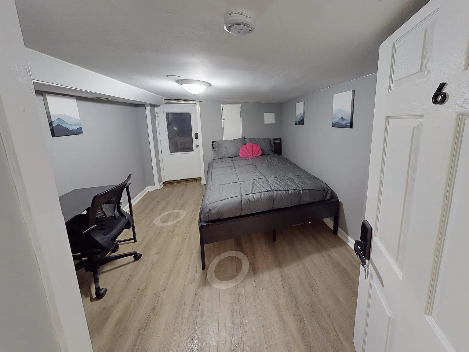 4 bed, 2.0 bath, 1008 sqft, $892 — Photo 2