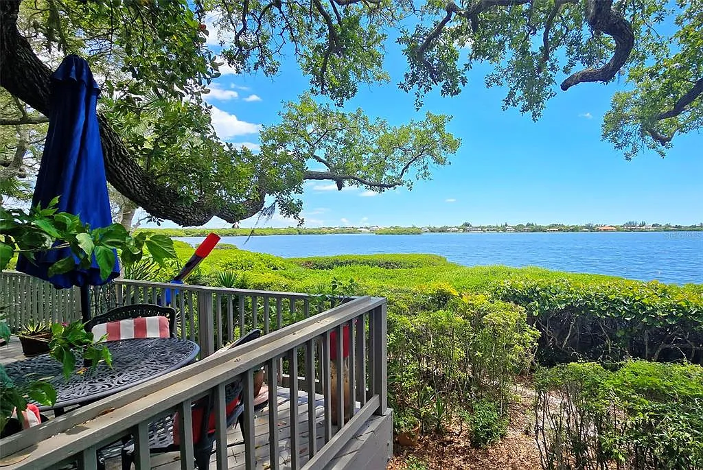 3 bed, 2.5 bath, 2372 sqft, $3,500 — Photo 4