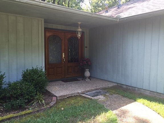 4th image of 3668 Butler Ave