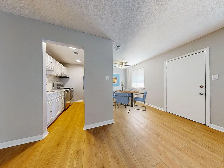 Gulf View Apartments — Photo 42