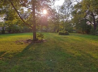 240 Center Rd, Frankfort, IL 60423