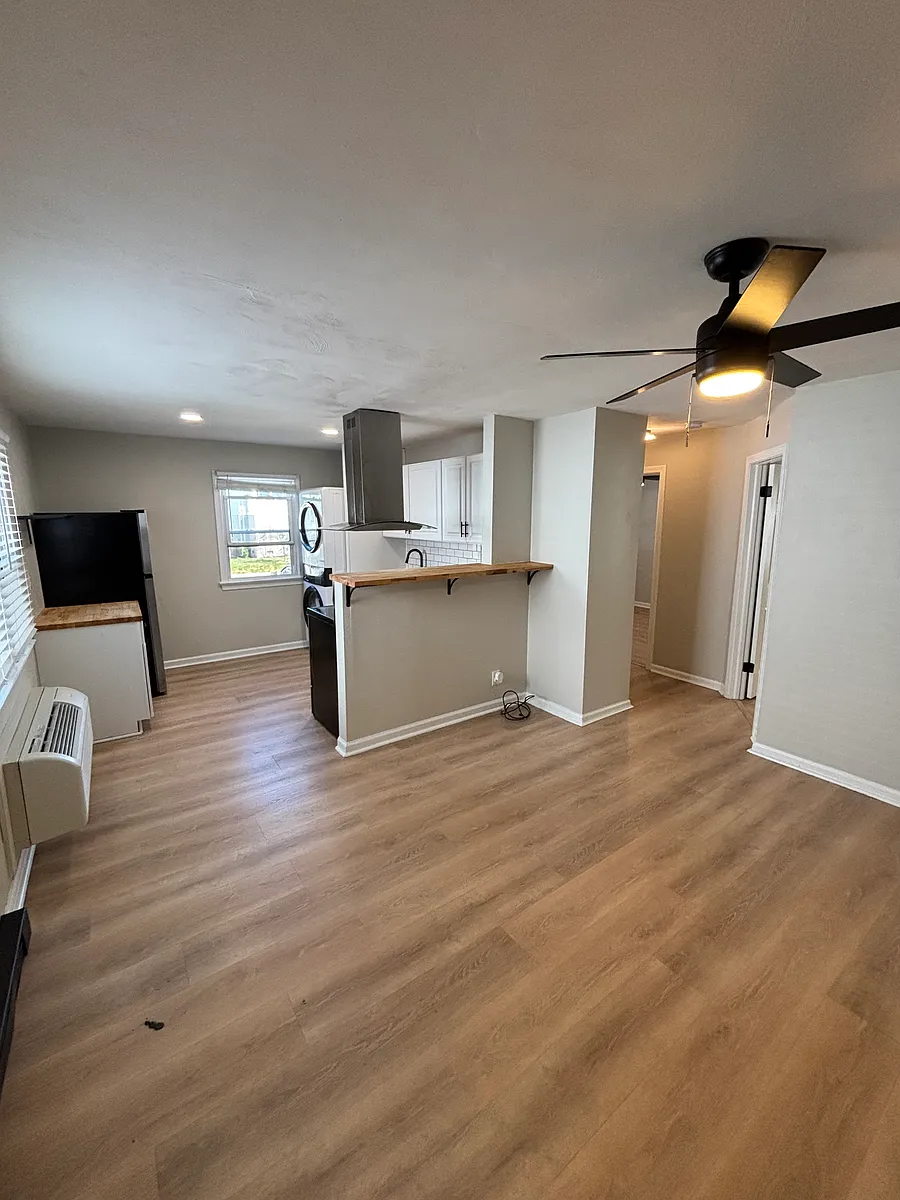 Kitchen and Main - 9551 5th Bay St #1