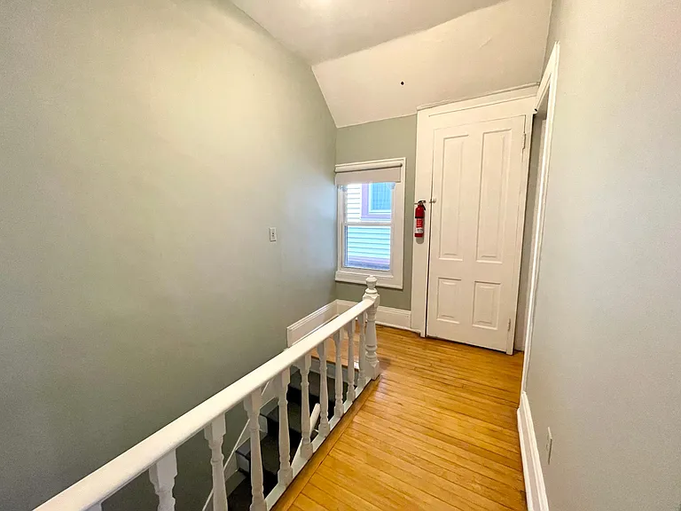 1825 N Oakland Ave — Photo 10