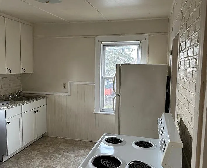 91 Ulster Ave — Photo 5