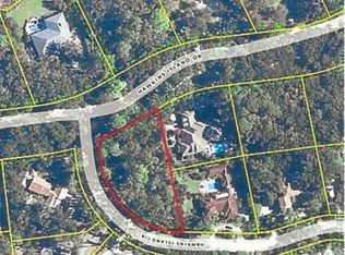313 Hawkins Island Dr, Saint Simons Island, GA 31522