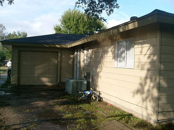 4th image of 1310 Edward Dr