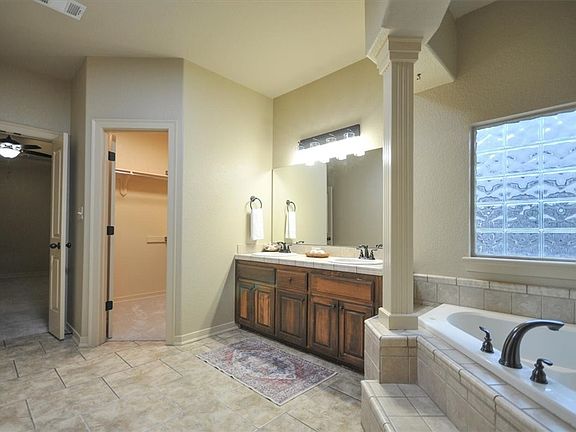 5th image of 3509 W McLaren Dr