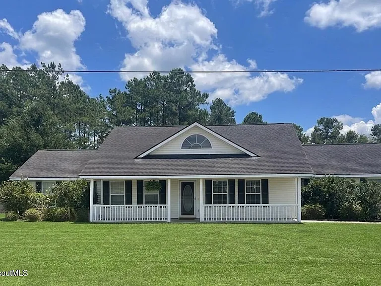 1221 Nautical Dr SE — Photo 2