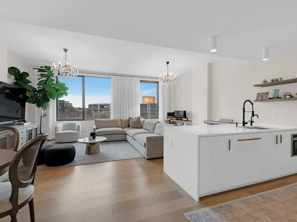 22-18 Jackson Avenue image 1 of 25